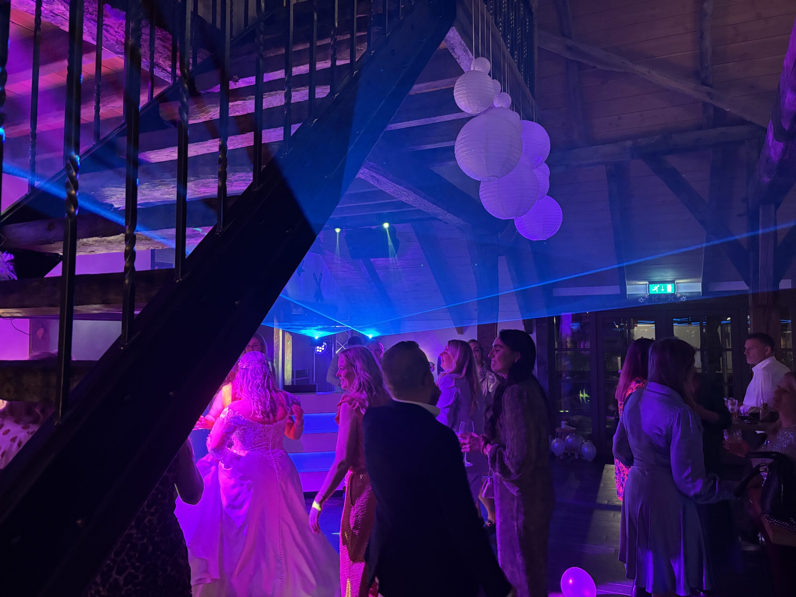 Vibe custom Lasershow - uitbreiding DJ pakket boeken